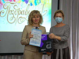 Депутаты Волжского района поздравили дошкольных работников с профессиональным праздником